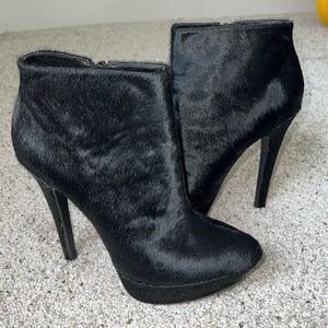 NWOB STEVE MADDEN SHARRYY PONY HAIR PLATFORM BOOTIES